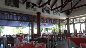 Mesas de restaurante em Seychelles.